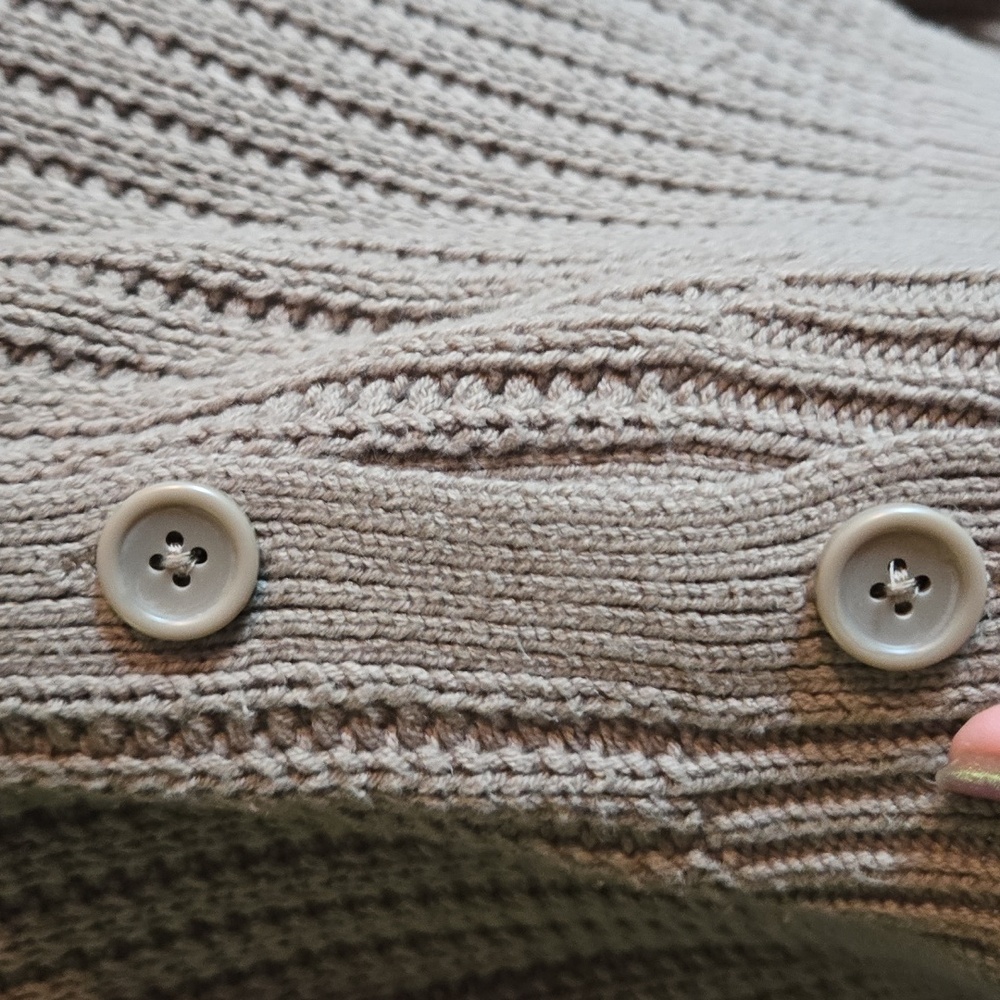 Cardigan - Picture 3 of 4